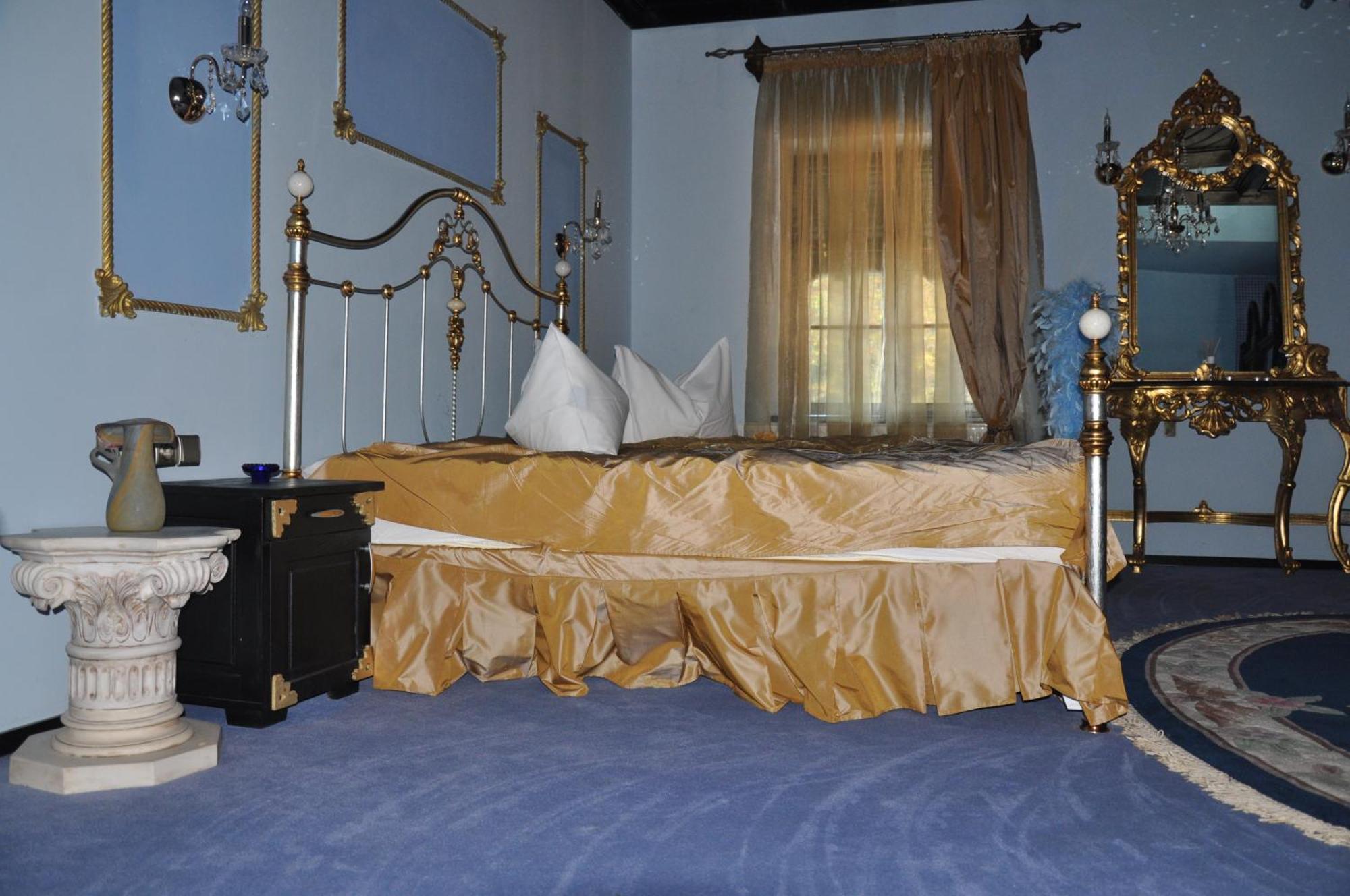 Готель Casa Cu Farfurii Сіная Номер фото