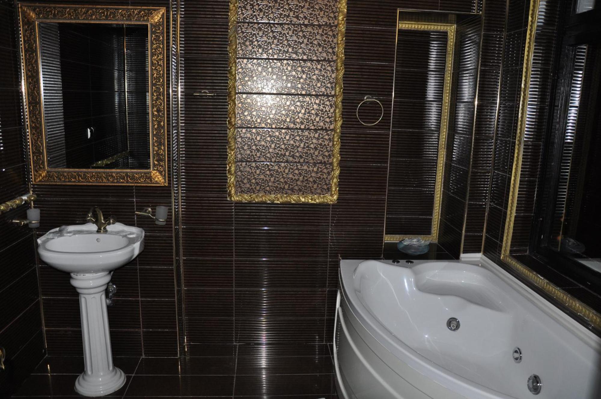 Готель Casa Cu Farfurii Сіная Номер фото